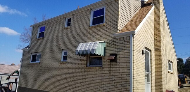 Building Photo - 3-Bedroom home available in Verona over looking the Allegheny River