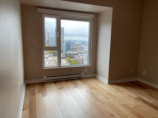 Building Photo - Beautiful Home In Arbor Place Tower