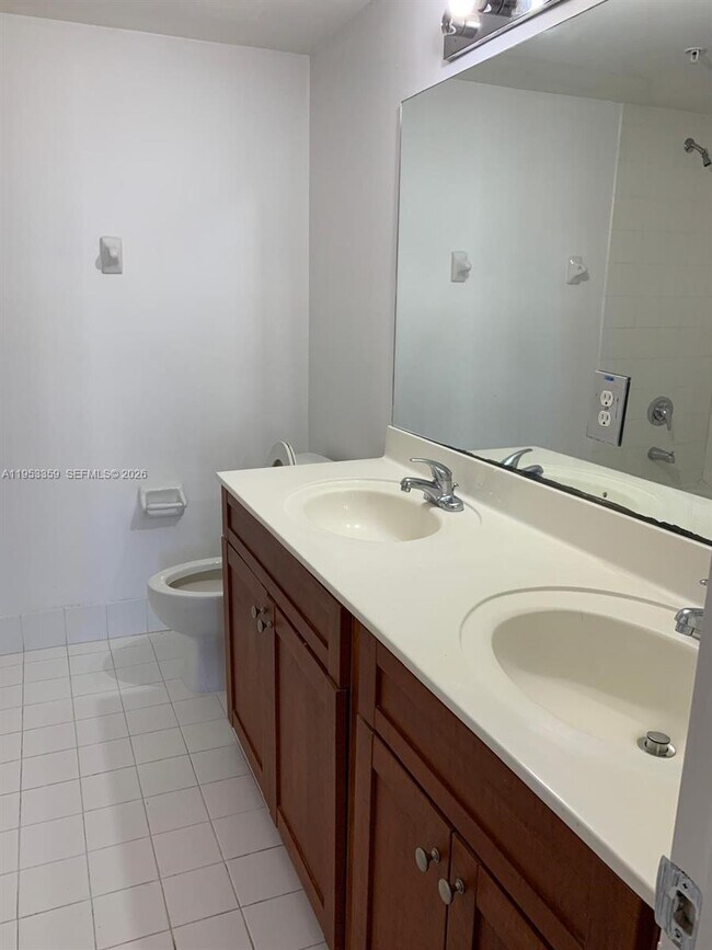 Building Photo - 36 NW 6th Ave