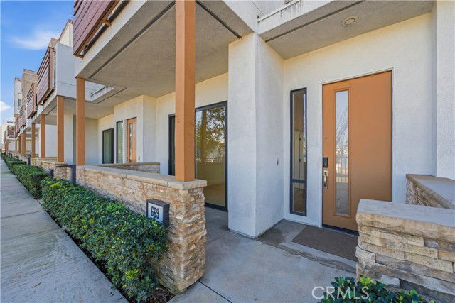 Building Photo - 669 W 17th St