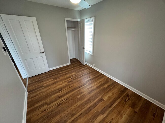 Building Photo - 25301 Shoreview Ave