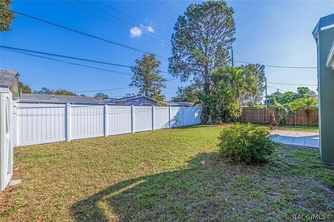 Building Photo - 2701 56th Ln N