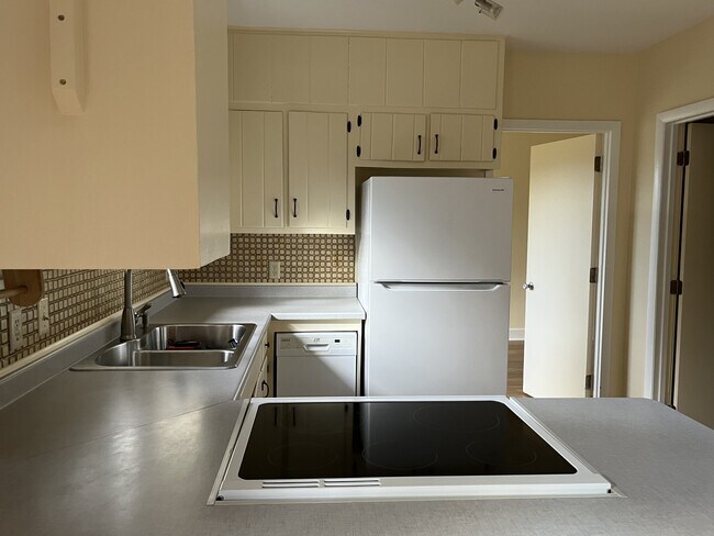 Building Photo - 51 Buck Spgs Acrs