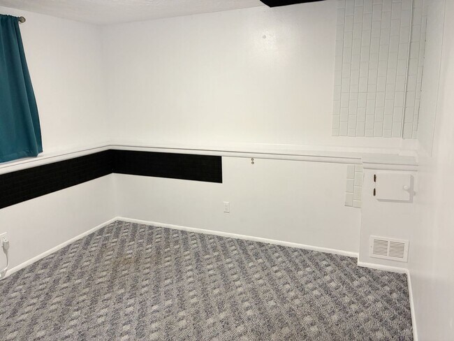 Building Photo - Spacious 5 Bed, 3 Bath Home for Rent in Idaho Falls!