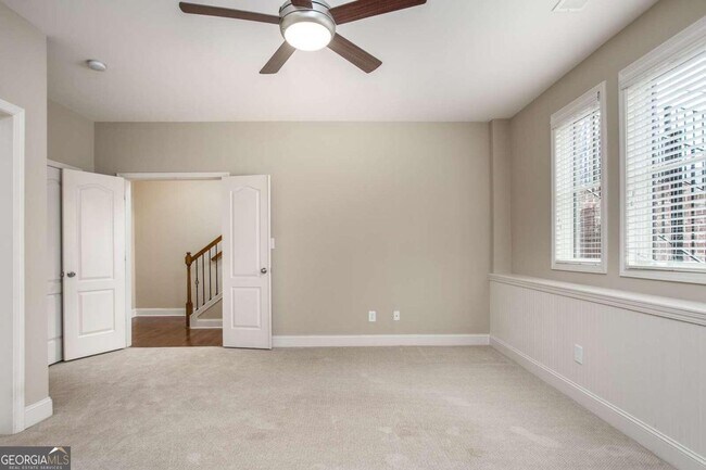 Building Photo - 528 Twinrose Way