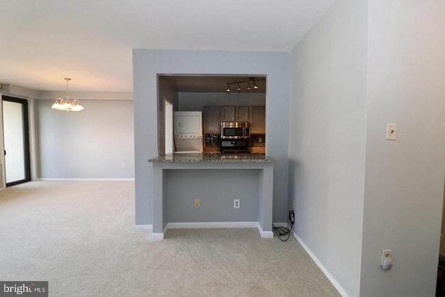 Building Photo - 3705 S George Mason Dr