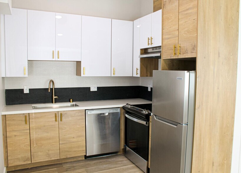 Interior Photo - The Leland I