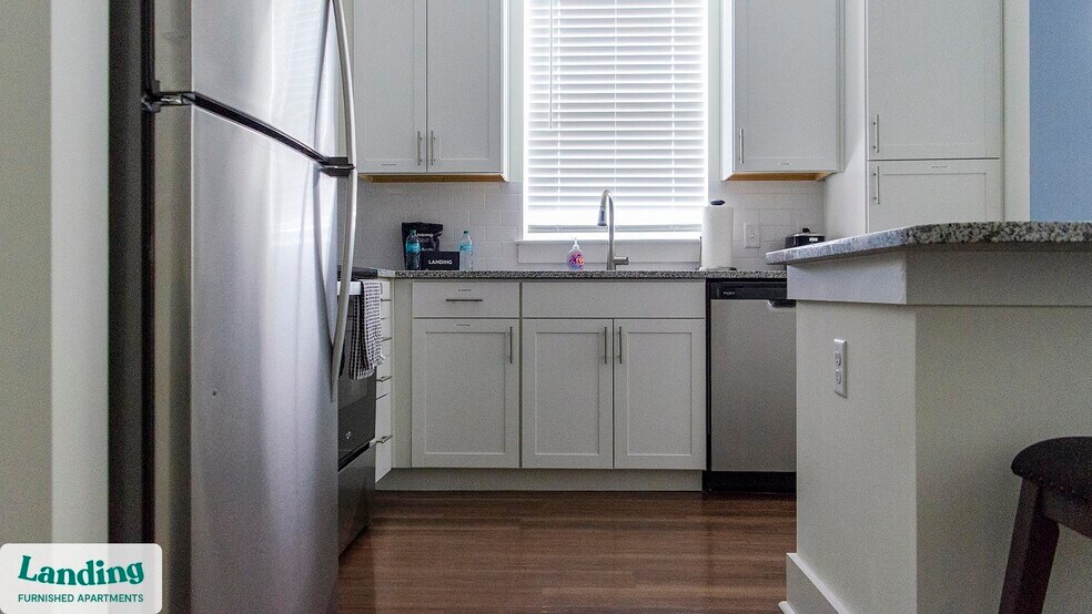 Building Photo - 901 Kelly Green Ln