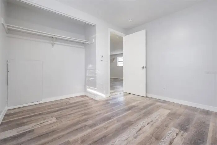 Building Photo - 1707 E Idell St