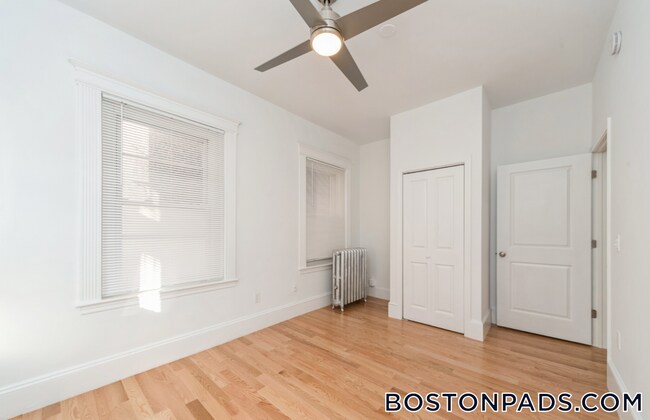 Building Photo - 175 Hemenway St