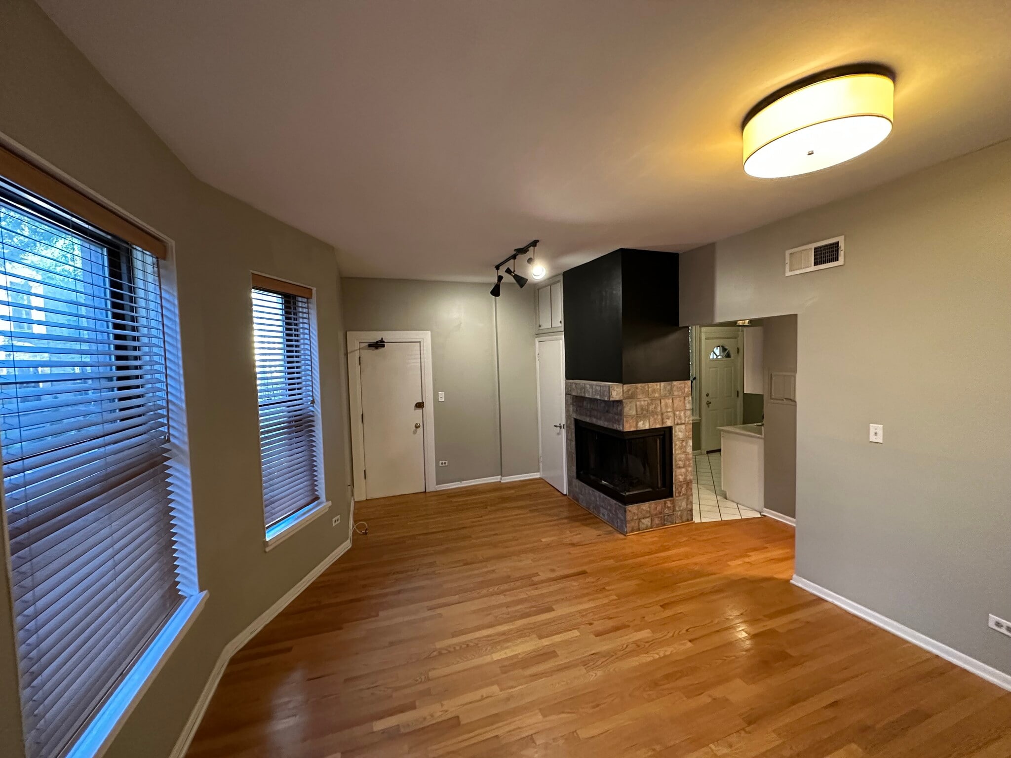 Building Photo - 743 W California Ter