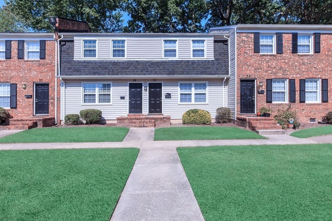 Building Photo - Uptown Apartments