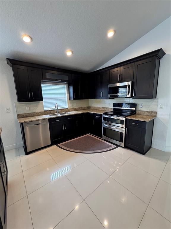 Building Photo - 2823 Maguire Dr