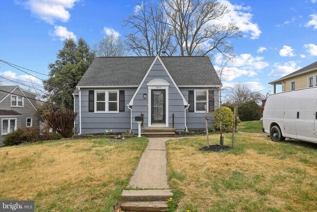 Building Photo - 7604 Queen Anne Dr