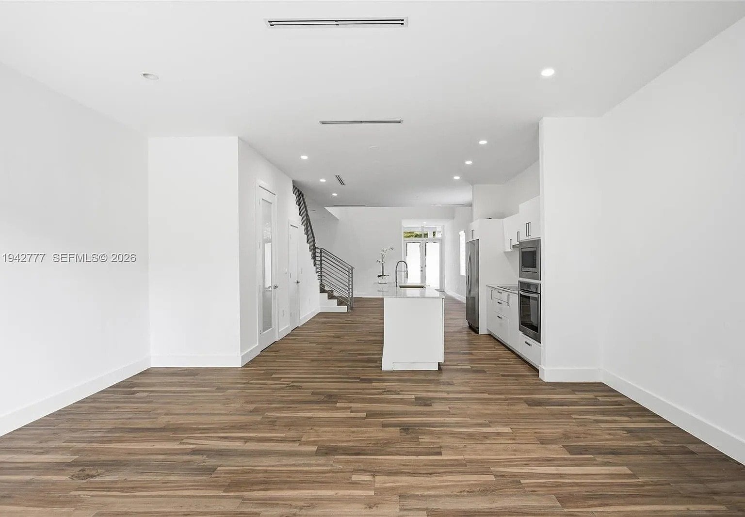 Building Photo - 2852 SW 32nd Ct