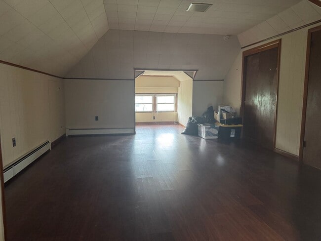 Building Photo - 5 Bedroom Detached Home in fountain Hill