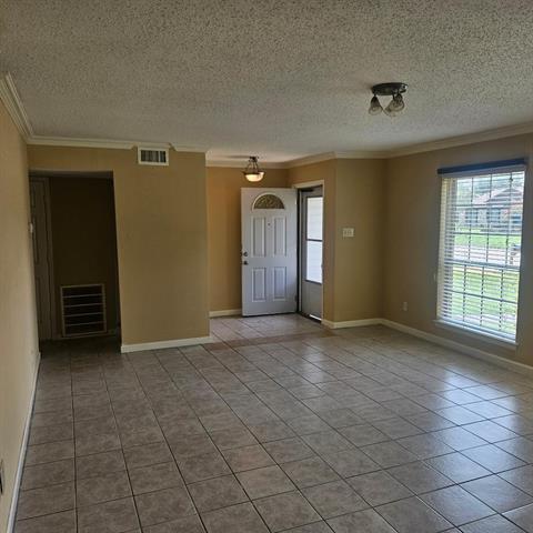 Building Photo - 2221 Ridgedale Dr