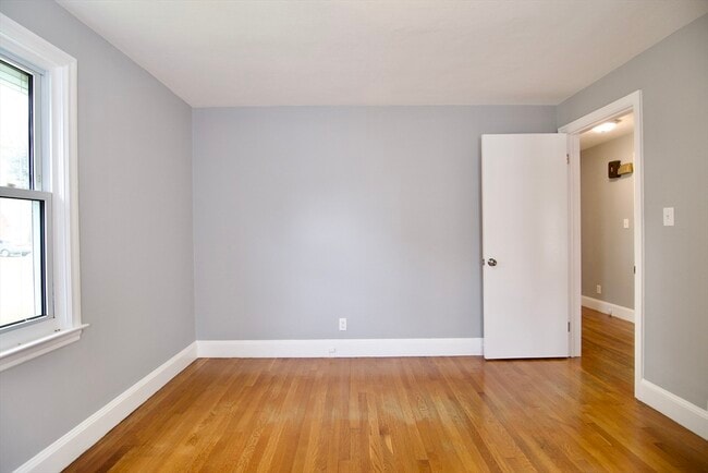 Building Photo - 63 Grandview St