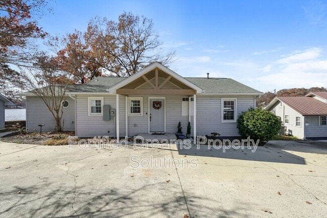 Primary Photo - 395 Lake Dr