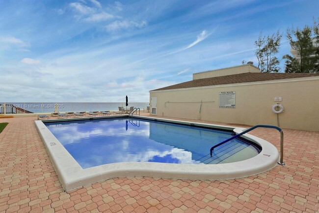 Building Photo - 3540 S Ocean Blvd