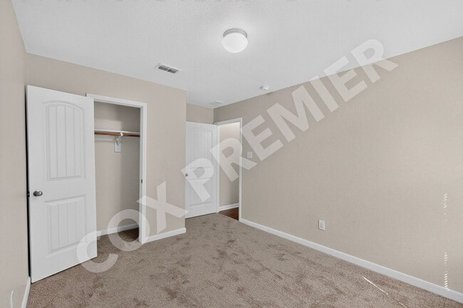 Building Photo - 2848 St Bernard Dr