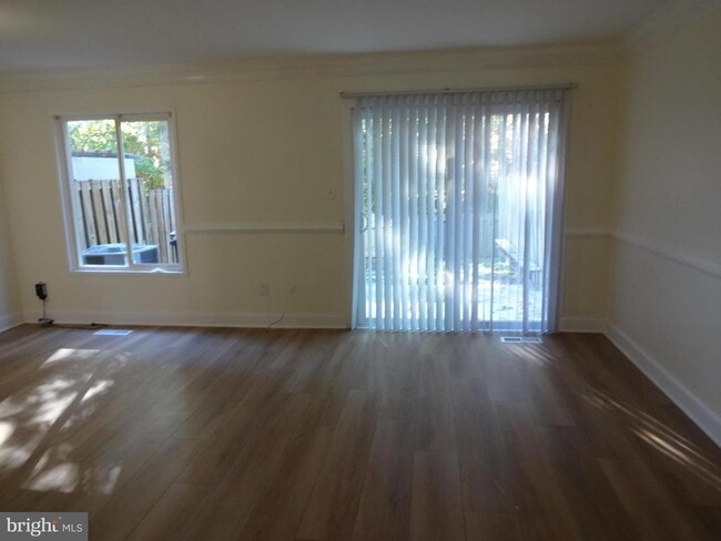 Building Photo - 2829 Cambridge Dr