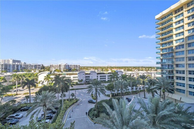 Building Photo - 2501 S Ocean Dr