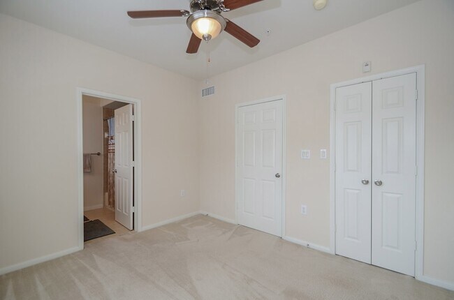 Building Photo - 9200 Westheimer Rd