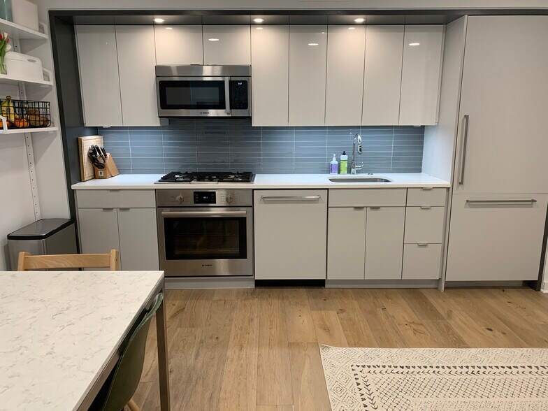 Kitchen - 129 W St NW