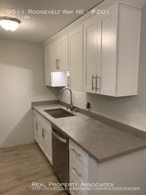 Building Photo - Apartment in Maple Leaf