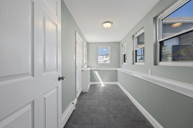 Building Photo - 341 Harrison Ave