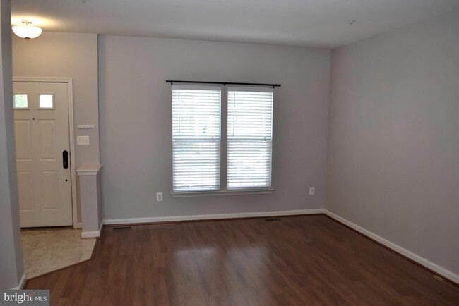 Building Photo - 1725 Emory St