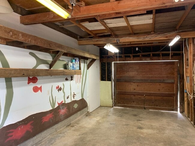 Building Photo - 3 Bedroom, PET FRIENDLY House in Fieldbrook