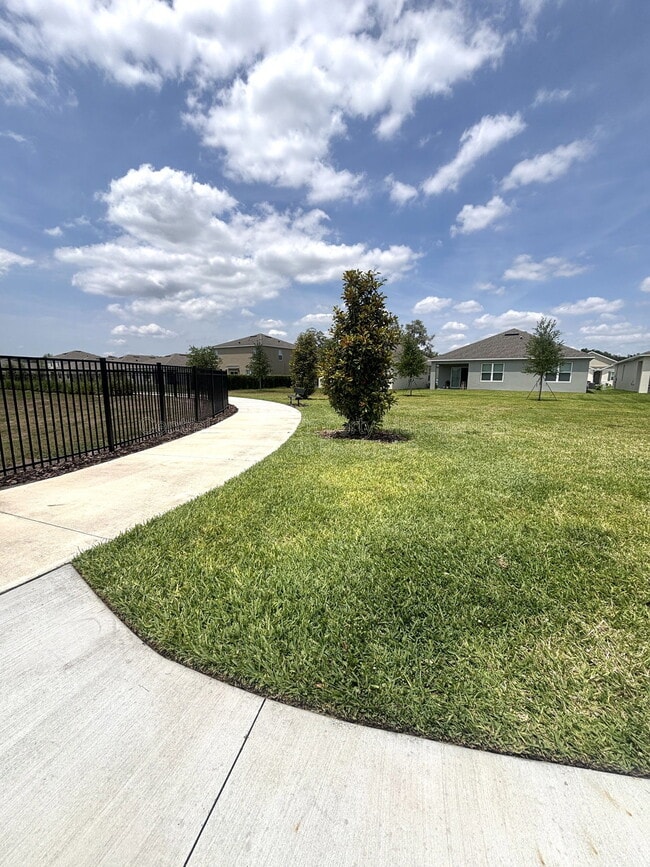 Building Photo - 5513 Hayloft Dr