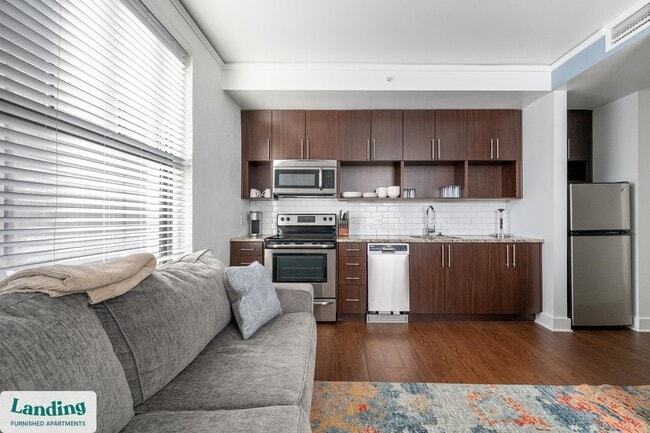 Building Photo - 933 McGee St