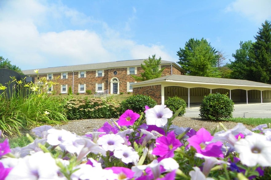 Meridian Lakes 7344 Meridian Hills Ct Indianapolis IN 46260