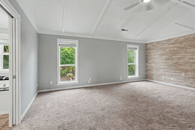 Building Photo - 1321 Chapman Hill Dr NW