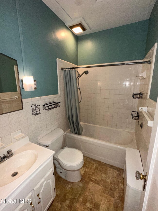 Building Photo - 15 2nd St