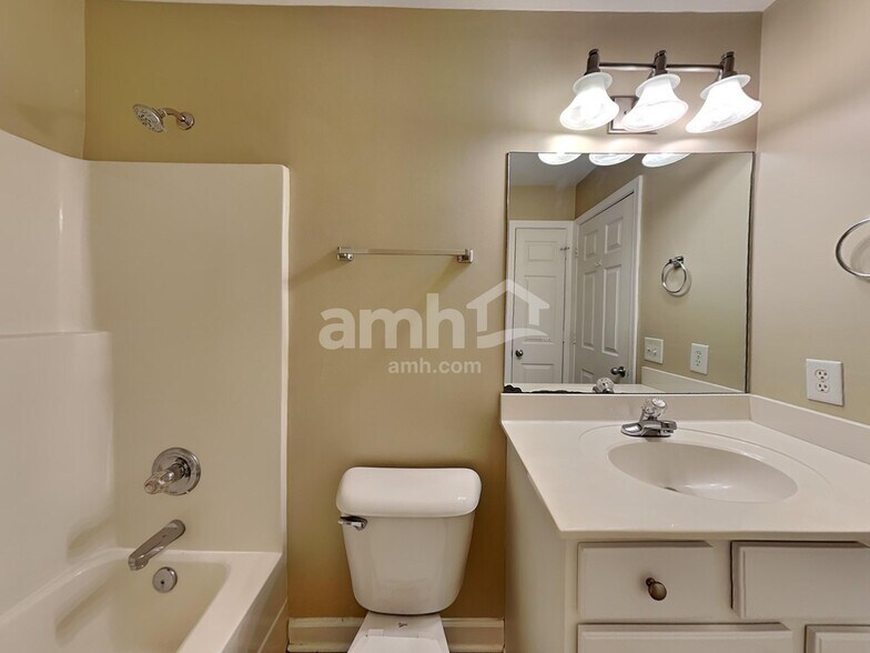 Building Photo - 111 Wynlands Dr