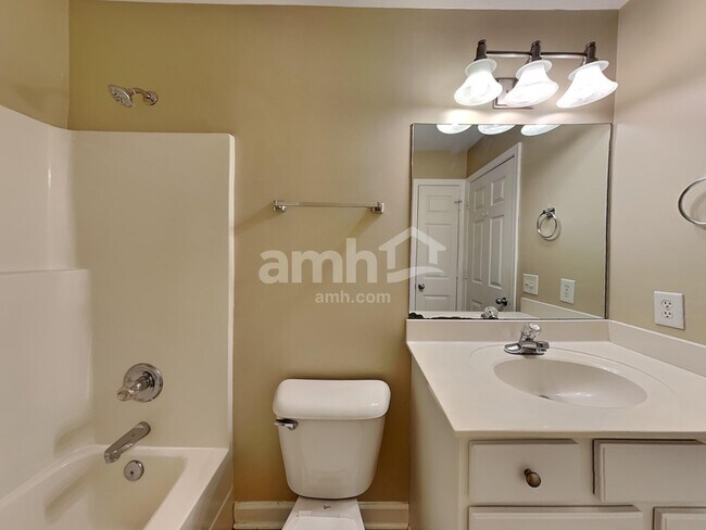 Building Photo - 111 Wynlands Dr