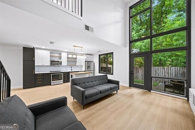 Building Photo - 1364 Rietveld Row NW