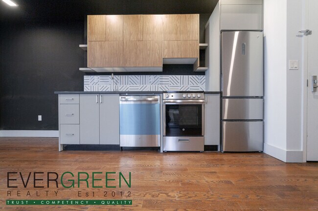 Primary Photo - 311 Woodbine St