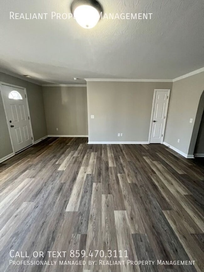 Building Photo - 820 Charles Ave