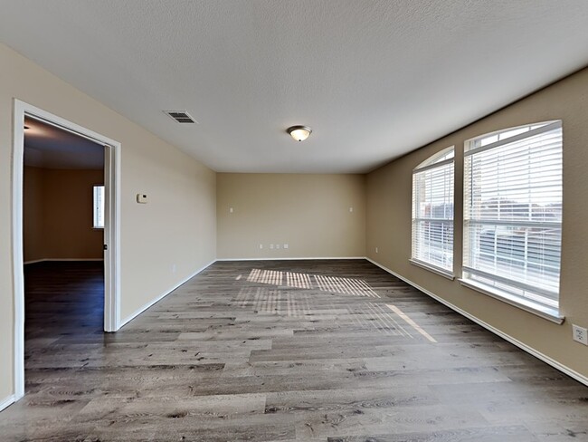Building Photo - 1019 Mule Deer Rd