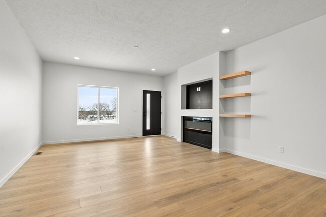 Building Photo - Rent-to-Own - Modern New Construction Home!