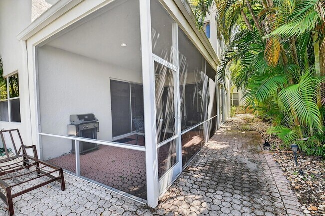 Building Photo - 6657 NW 25th Way