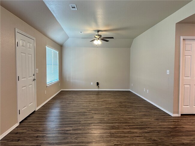Building Photo - 2129 Brown Bear Ln
