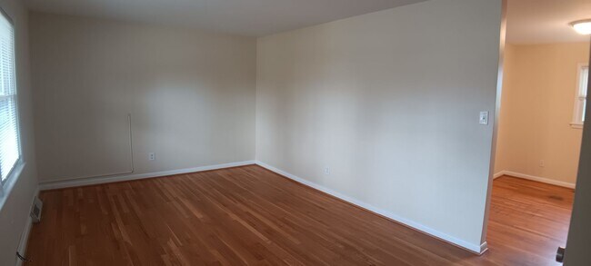 Building Photo - Christiansburg, 3 BR / 2 BA, Available Now