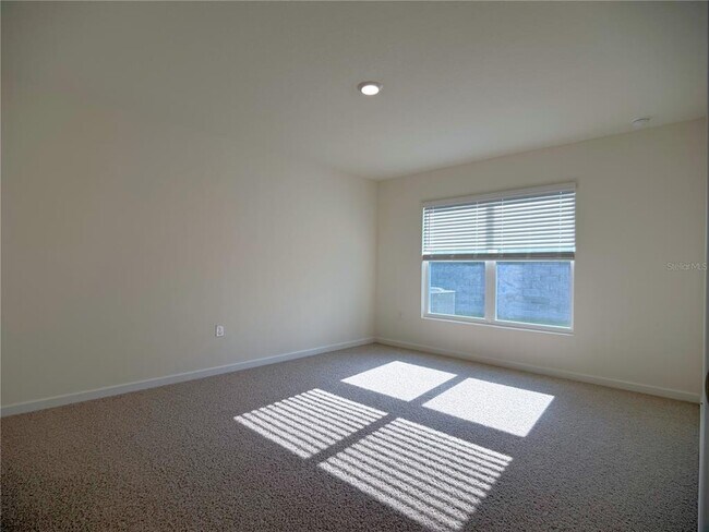 Building Photo - 7214 SE 112th Ln