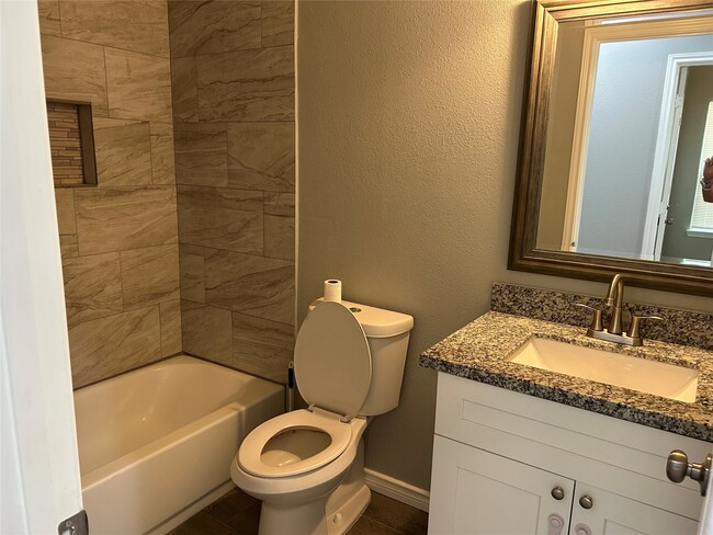 Building Photo - 16956 W Ivanhoe St